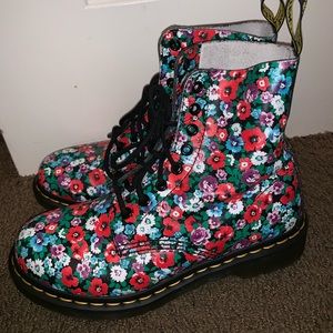 Dr martens airwair floral boots Size 7